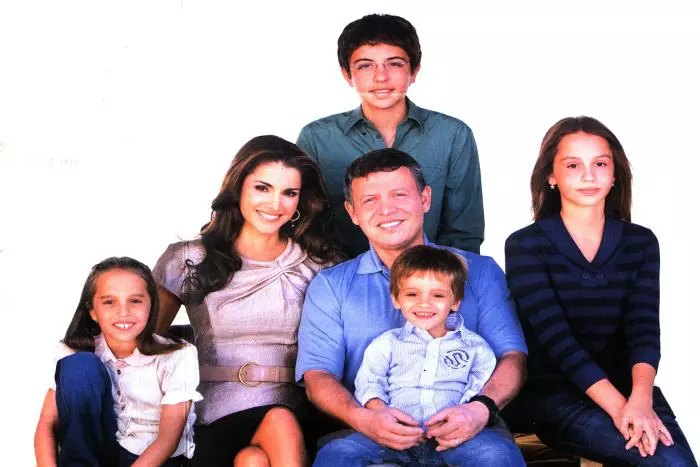 Regina Rania, Regele Abdullah al II-lea al Iordaniei și cei patru copii ai lor.