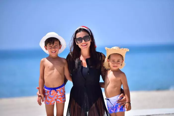 Claudia Pătrăşcanu divorţează de Gabi Bădălău