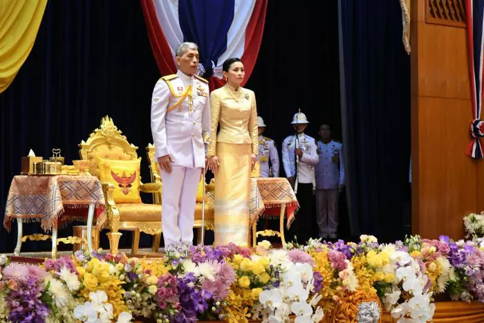 Regele Maha Vajiralongkorn și Regina Suthida