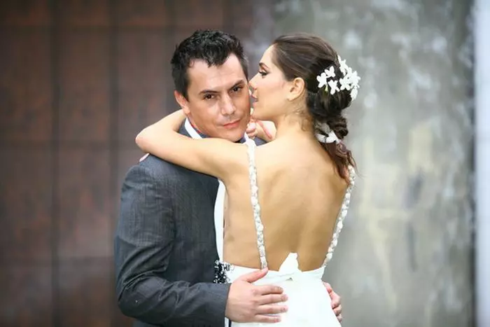 Razvan Fodor  alaturi de sotia sa in ziua nuntii. Foto: Acasa Tv