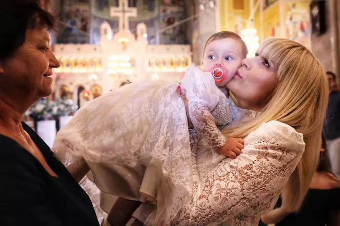 Elena Udrea si-a botezat fiica