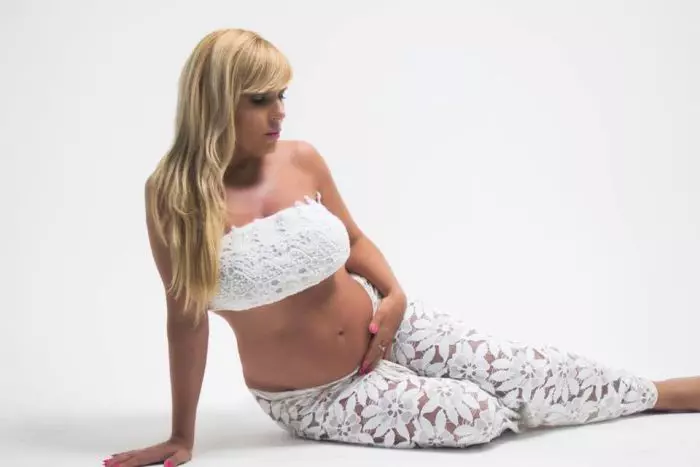 Elena Udrea insarcinata 2