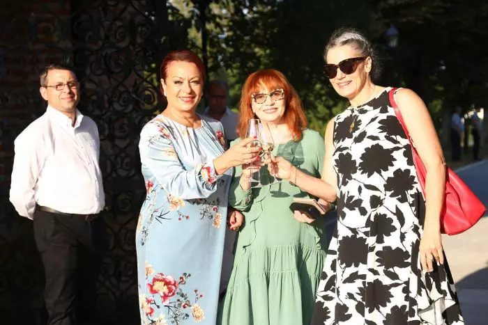 Alături de Adriana Trandafir și Ana Ciontea