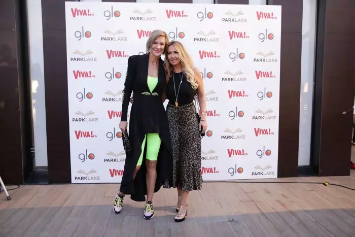 Roxana Ciuhulescu (stânga)