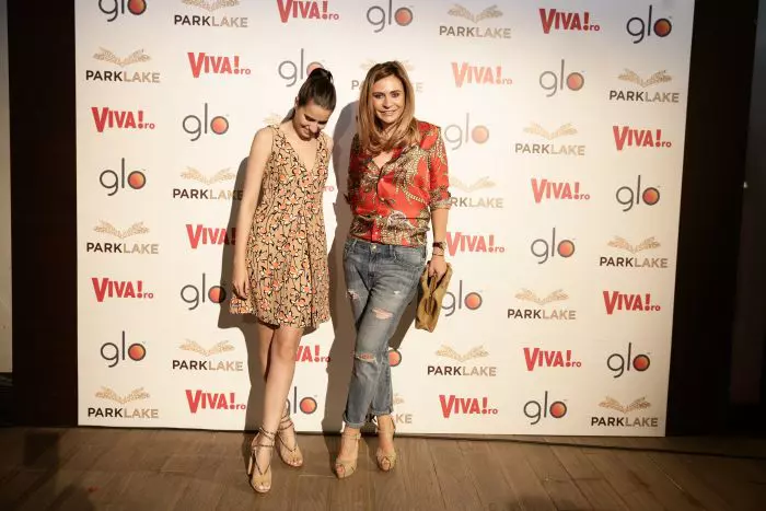 Adina Buzatu (dreapta)