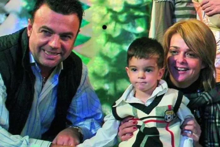 Adrian Enache,  Iuliana Marciuc și David, când era mic