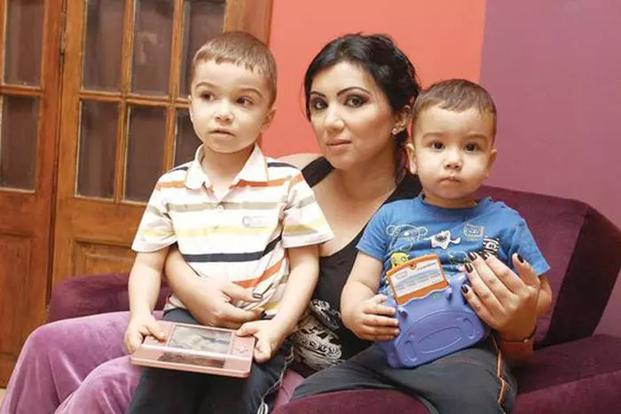 Adriana Bahmuțeanu și băieții săi