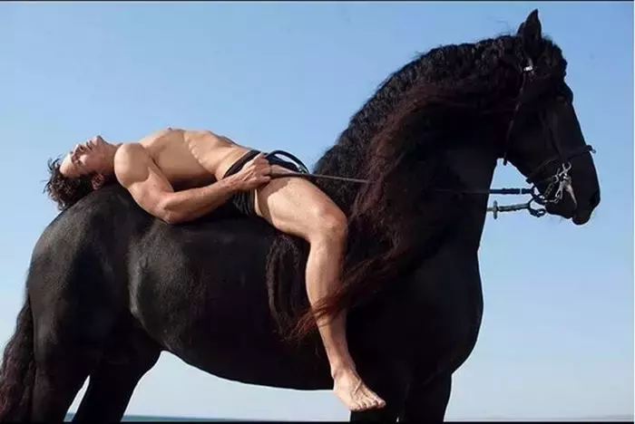 Gabriel-Garkoo-gay-7