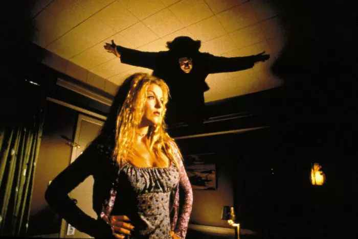 Sheyl Lee într-un film obscur cu vampiri, în 1998