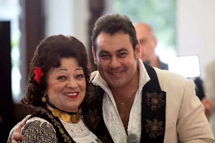 Maria Ciobanu și fiul său