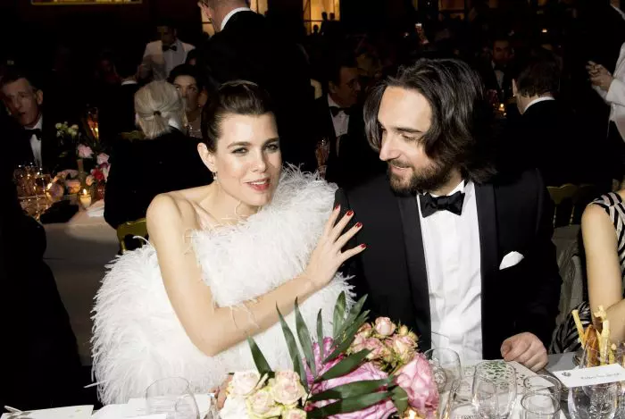 Charlotte Casiraghi s-a logodit