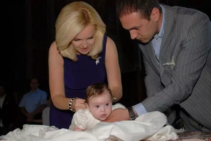 oana-andoni-insarcinata-copy