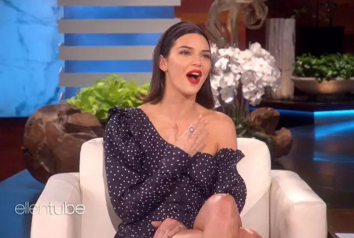 Kendall Jenner s-a tatuat la beție