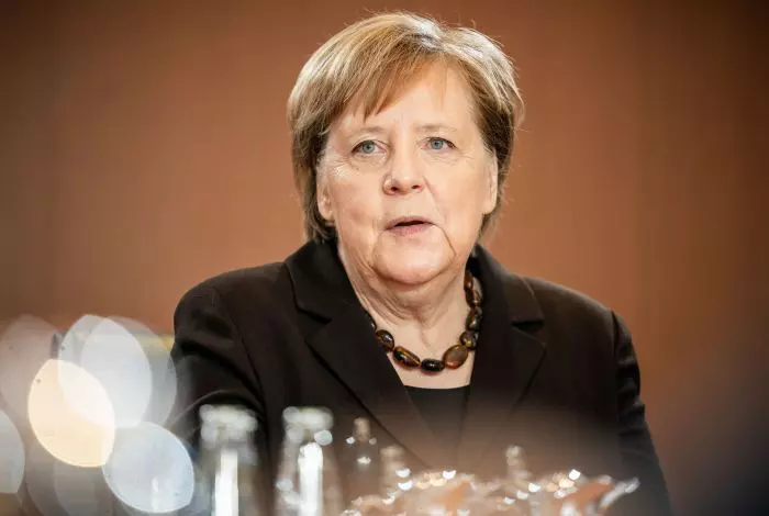 Angela Merkel suspectă de coronavirus