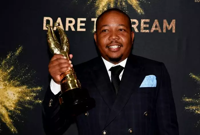 Presley Chweneyagae8