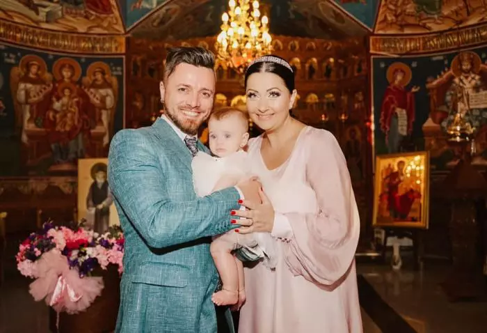 Gabriela Cristea la botezul micuței Iris