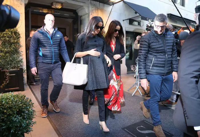 Meghan Markle, la Cafe Boulud, în New York, alături de Abigail Spencer. Prietena ei Priyanka Chopra nu a participat la petrecerea dată pentru bebeluș...