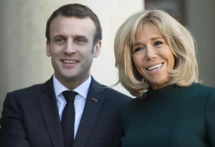 Diferența dintre Brigitte și Emmanuel este de 25 de ani.