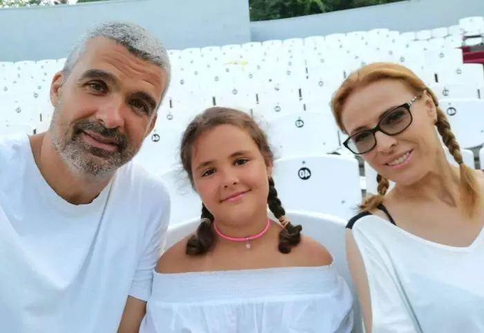 Aurelian Temișan, Dora și Monica Davidescu