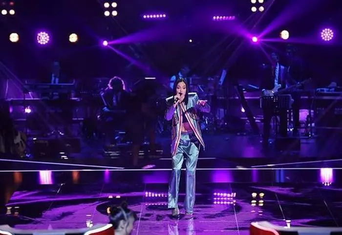 Amanda Aprotosoaei de la Vocea României cântă de la 7 ani