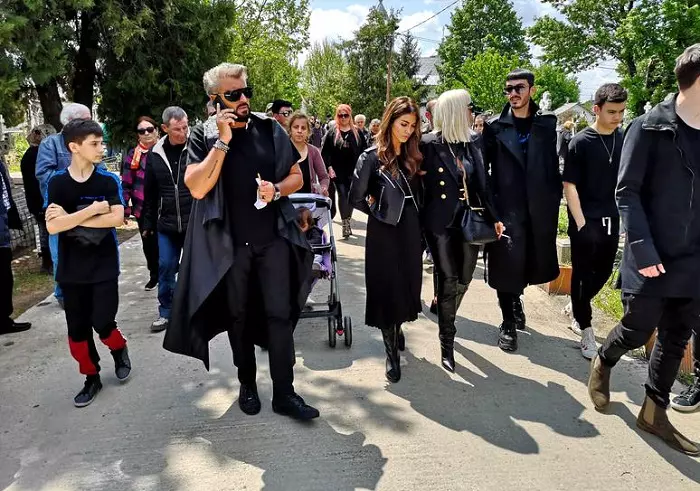 ILinca Vandici la inmormantarea lui Razvan Ciobanu 2