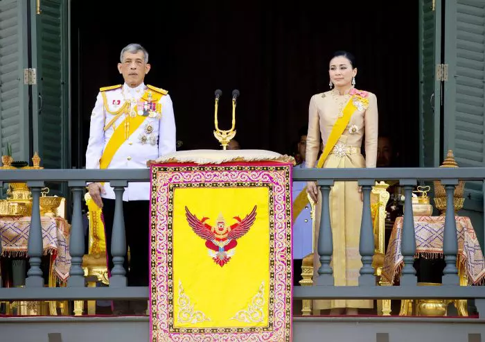Regele Maha Vajiralongkorn și Regina Suthida