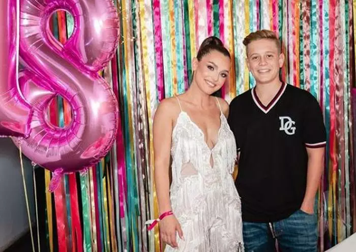 Pe-Alexia-Eram-o-știe-toată-lumea-dar-Aris-fiul-Andreei-Esca-e-ilustru-necunoscut.-”Nu-mi-place-asta-cu-celebritatea”.-Ce-face-tânărul