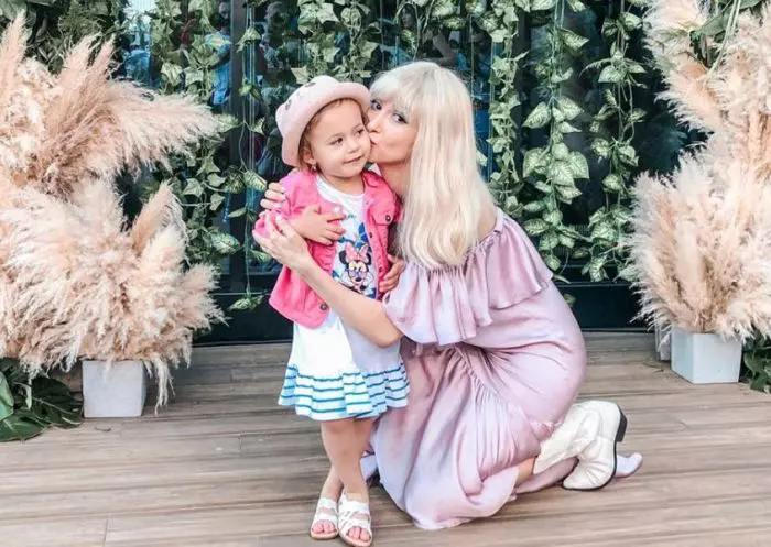 Andreea-Balan-și-Ella