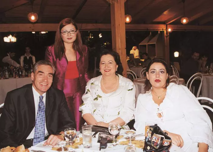 Oana, Mioara, Catinca și Petre Roman