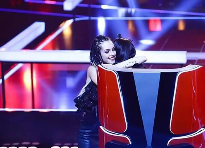 Amanda Aprotosoaei de la Vocea României e antrenată de Irina Rimes