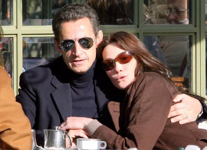 Sarkozy și Carla Bruni, a doua zi după nunta lor.