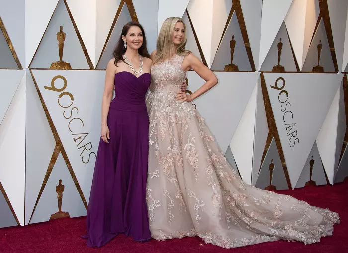 Ashley Judd si Mira Sorvino