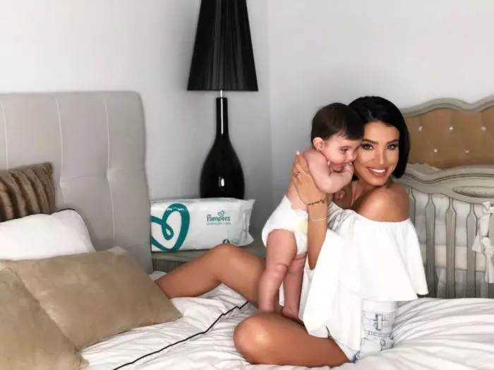 Fiica Adelinei Pestrițu a spus primul cuvânt la nici 10 luni. Zenaida Maria învață acum să vorbească