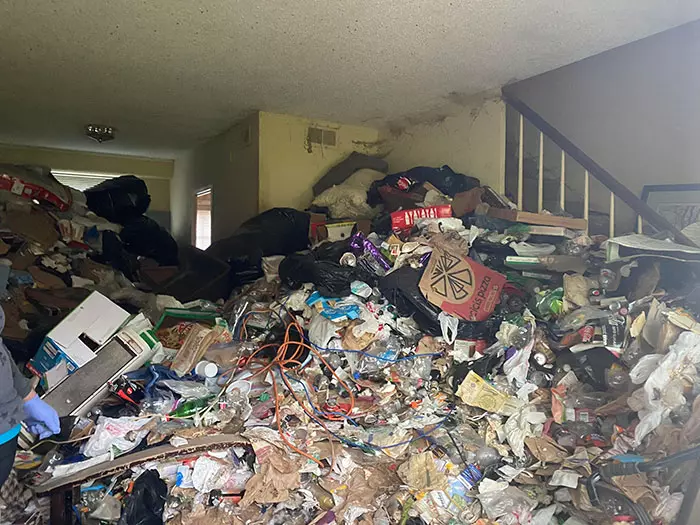 terrible-infuriating-neighbors-36-631862f87b87d__700