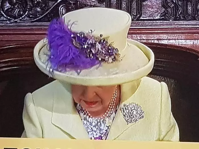 Tinuta Reginei Elisabeta la nunta Printului Harry