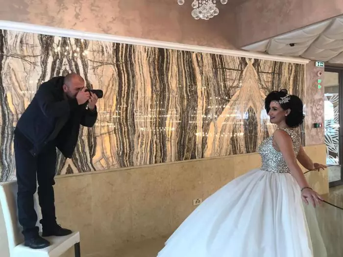 Mirela de la Insula iubirii a îmbrăcat rochia de mireasă