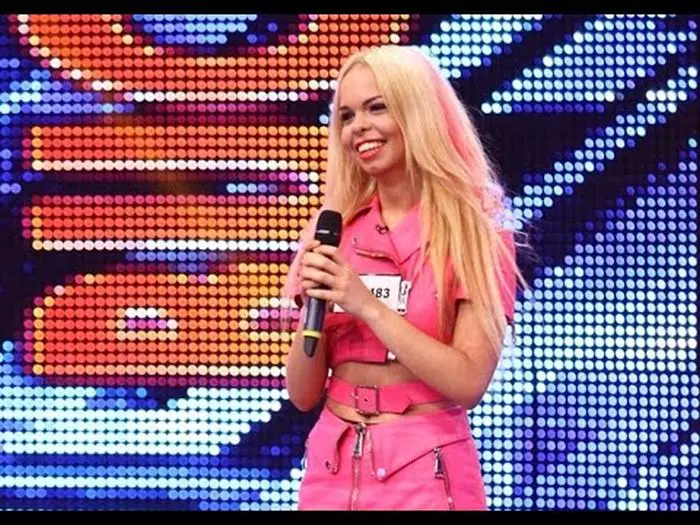 Sabrina Fabian, alias Barbie de România, a leşinat la X factor în 2015