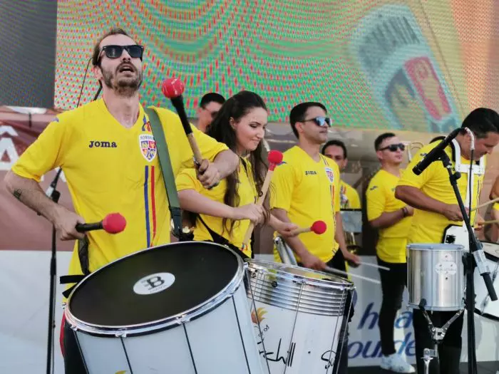 SuperChill School – Traditie din percutie! (4)