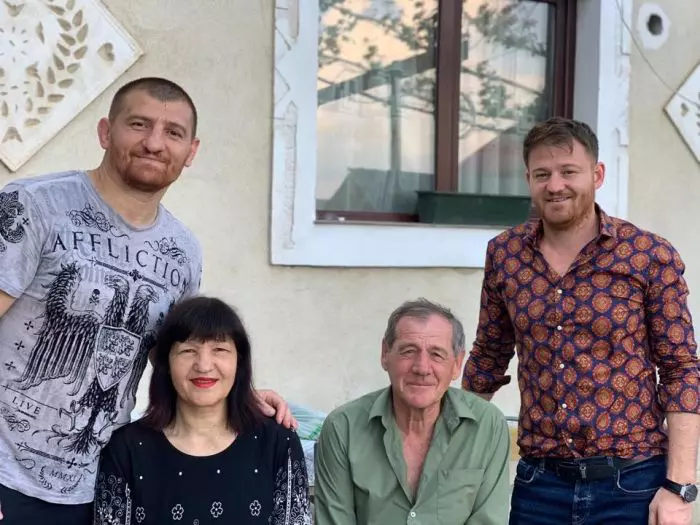 Cătălin, alături de părinții și fratele lui
