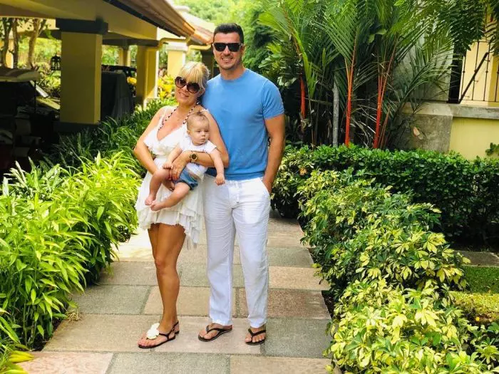 Elena Udrea și Adrian Alexandrov alături de fiica lor