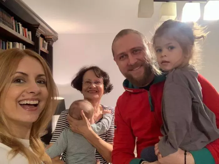Simona-Gherghe-și-familia-1