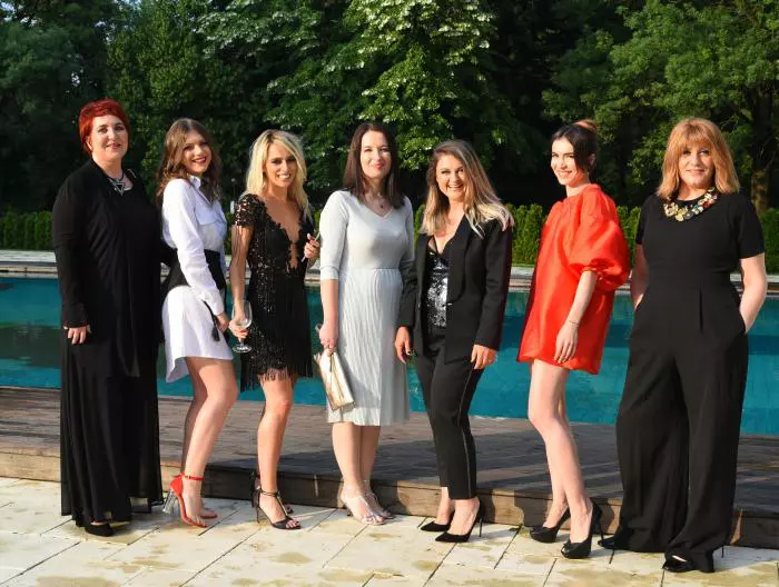 Echipa Viva! Oana Enache, Alexandra Popescu, Oana Popoiag, Florentina Liutic, Luana Danet, Adina Vilcea, Laura Merdescu