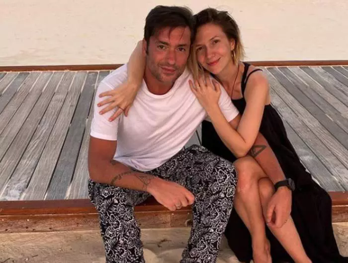 ADELA SI RADU SI-AU CUMPARAT CASA LA MARE