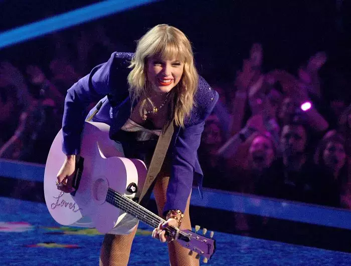 3taylor-swift