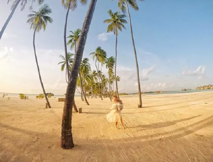 Delia, vacanţă în Maldive