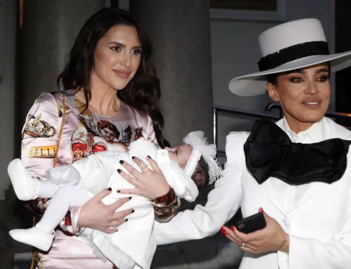 Imagini de la botezul fetiței Adelinei Pestritu, Zenaida