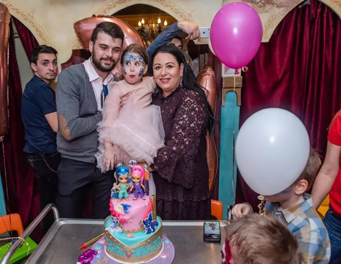 Oana Roman, Marius Elisei și Isabela