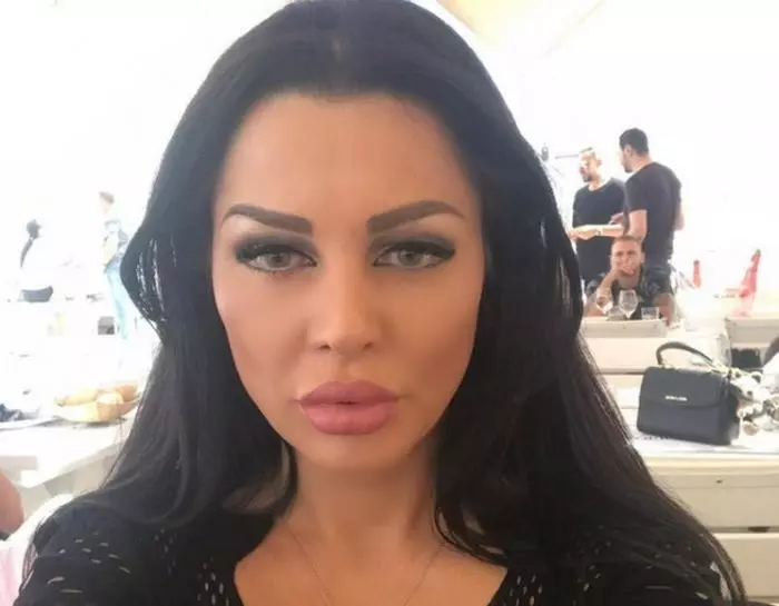 La "Ferma" se încing spiritele: Brigitte, acuzată că "îi spală chiloții" lui Moroșanu!