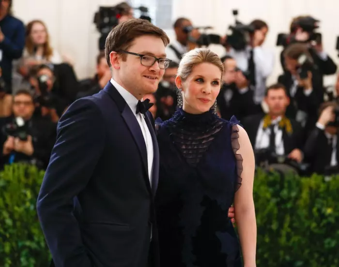 Anna Wintour trece prin momente delicate după ce fiul său, Charles Shaffer, în vârstă de 35 de ani a fost testat pozitiv cu Covid-19. 