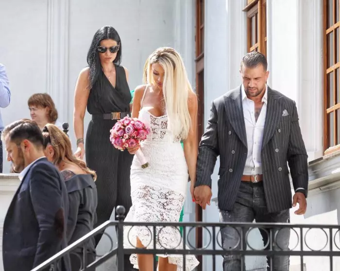 Bianca Dragusanu si Alex Bodi la cununia civila